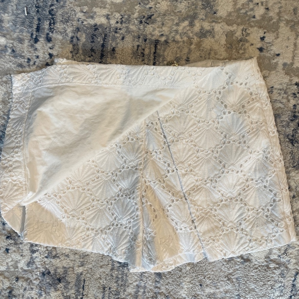 Lilly Pulitzer Women’s Size 0 White Eyelet Seashell Print Skort - Picture 3 of 7